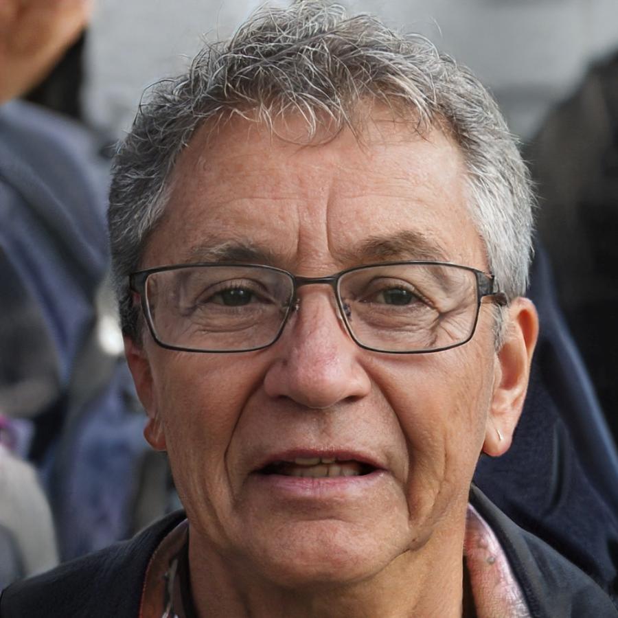 Portrait de Bastien Moreau, consultant en finance d'entreprise